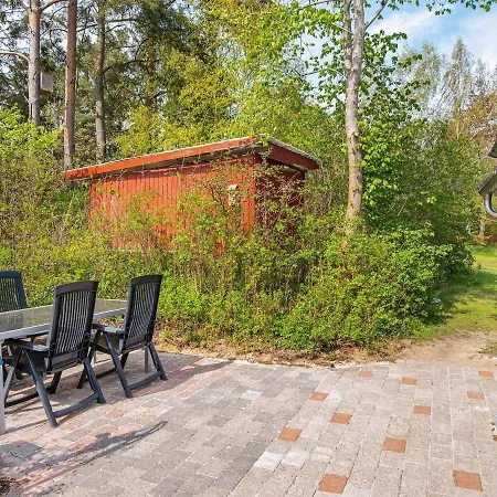 酒店 6 Person In R Nde